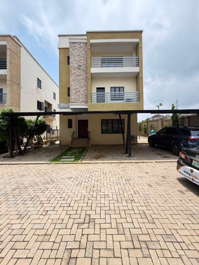 Detached in Kado, Abuja