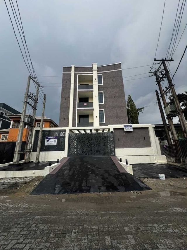 Apartment in Lekki Phase 1, Lagos