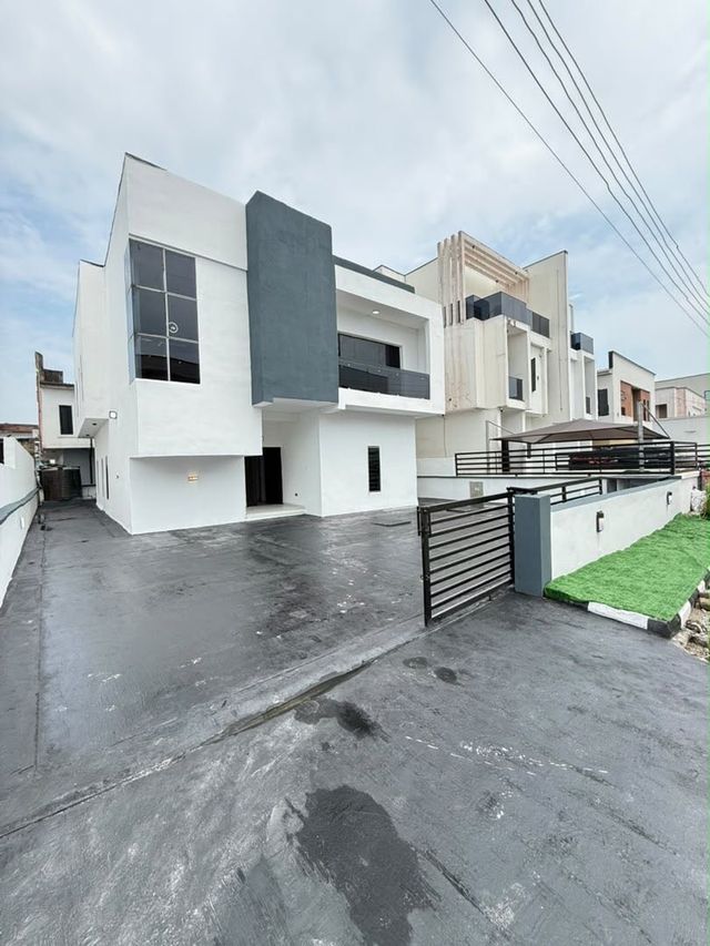 Detached in Ogombo, Lagos