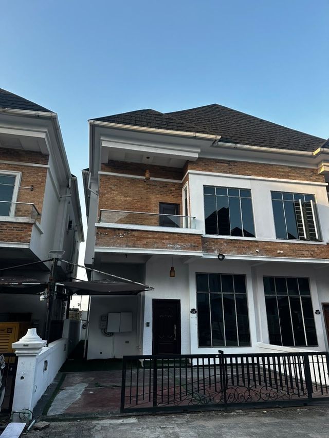 Semi-detached in Chevron, Lagos