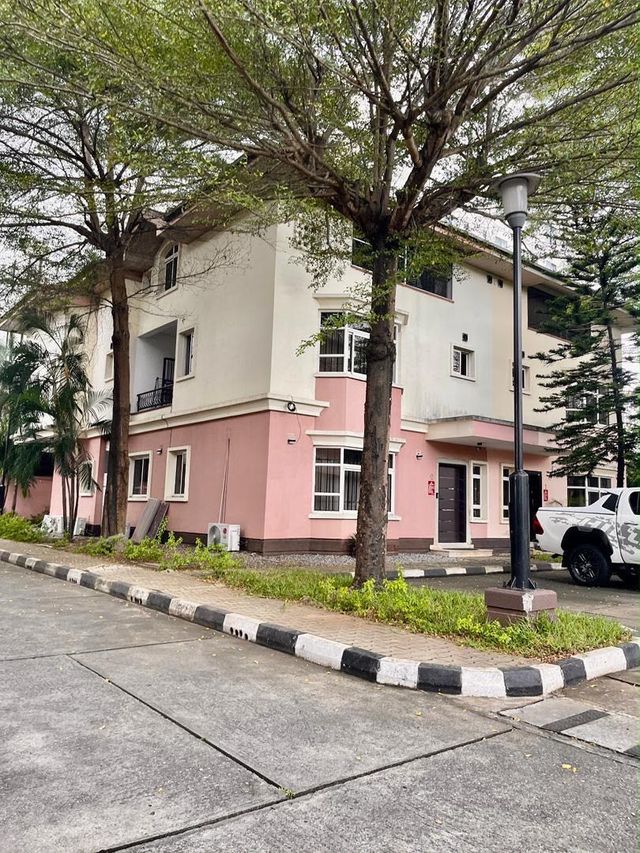 Terrace in Banana Island, Lagos